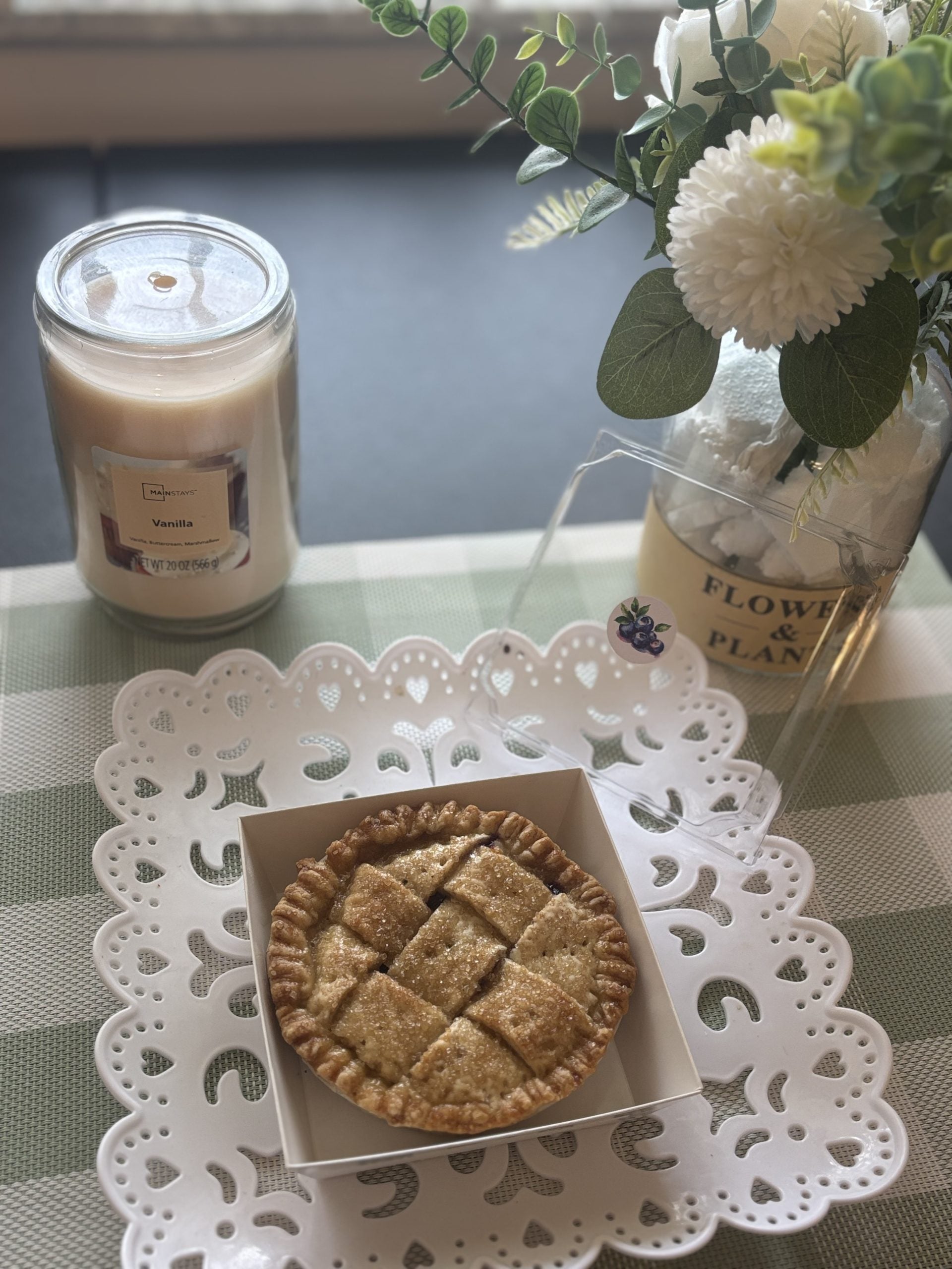Bursting Blueberry Pie - Mini Pie